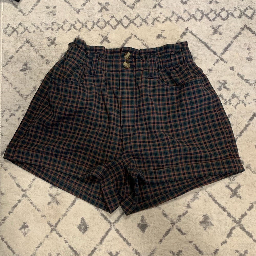 Gingham/plaid AE High waisted shorts